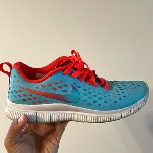 Nike Sneakers Size 6 Women’s